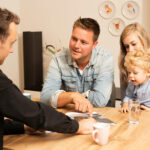 Sfeerbeeld van een haard in de showroom